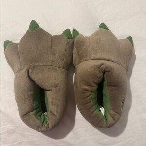 Jurassic World Dinosaur Claw Plush Slippers size 11/12